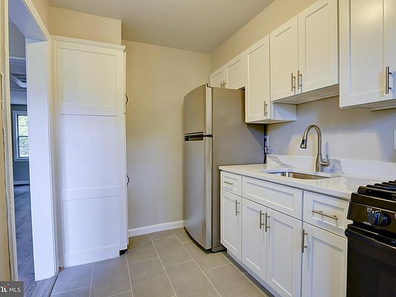 5th image of 6726 W Wakefield Dr APT B2