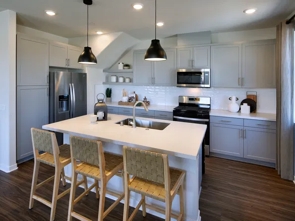 9851 Crossbay Loop #401, Jurupa Valley, CA 92509
