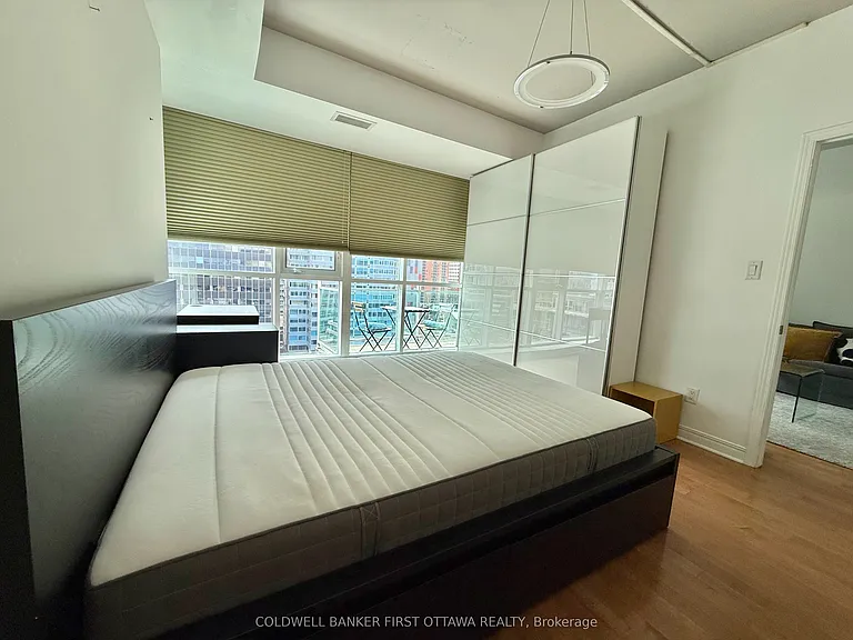 134 York St #1203 — Photo 17