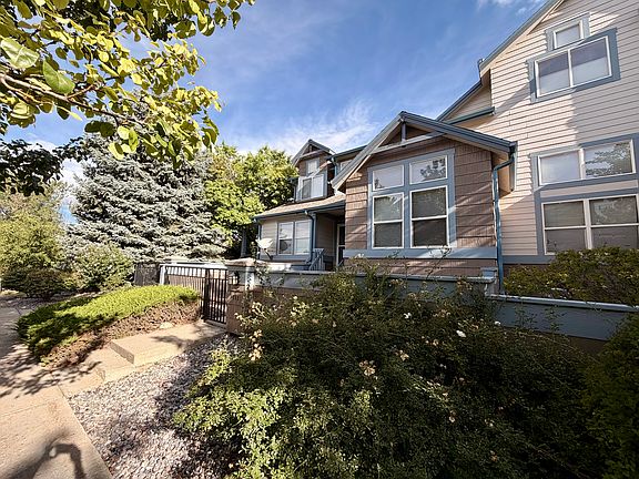 3rd image of 111 Rowena Pl