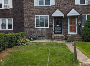 1042 S Lynbrook Rd, Collingdale, PA 19023