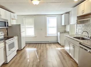 93 Arthur St APT 3W, Brockton, MA 02302