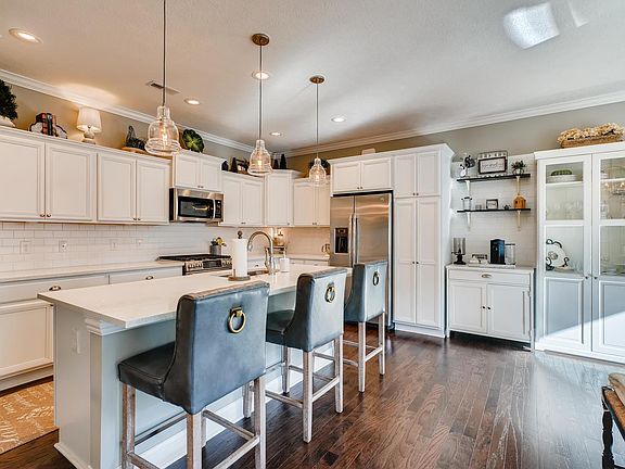 4th image of 10291 Spicebrush Dr
