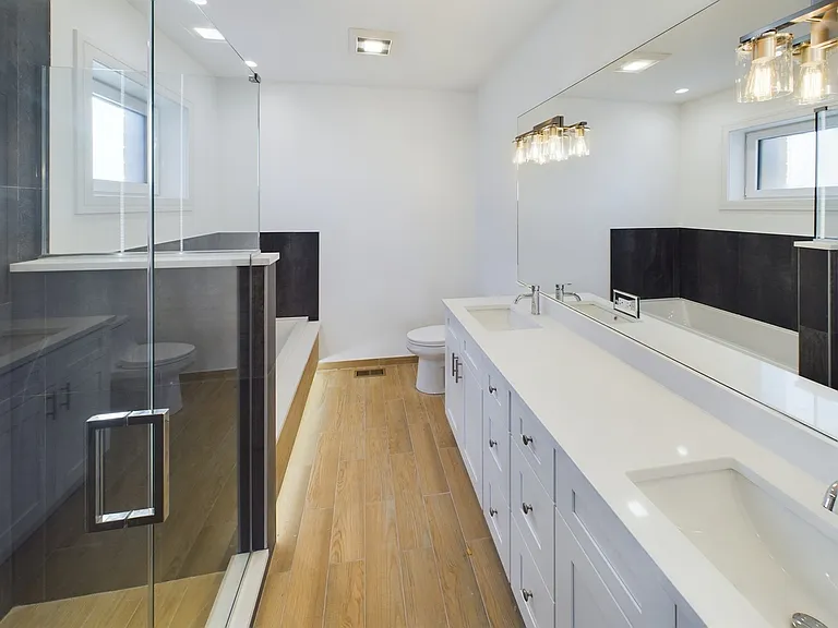 3745 S Lake Park Ave #2 — Photo 8