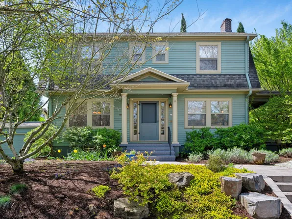 3434 NE Peerless Pl, Portland, OR 97232