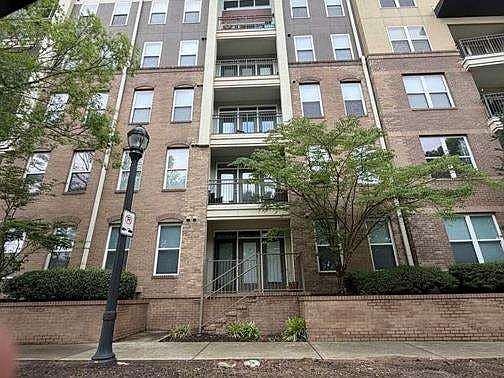 3rd image of 390 17th St NW #A1