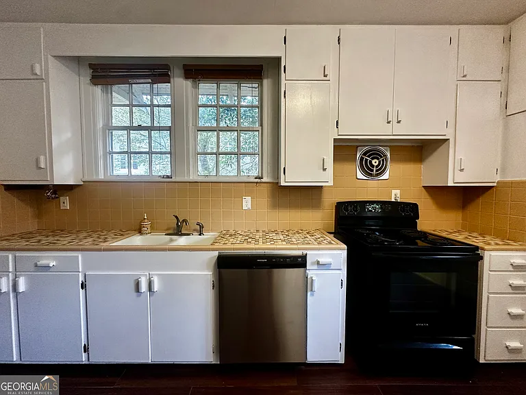 138 Desoto Pl — Photo 14