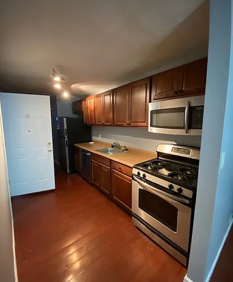 312 Westcott St — Photo 7