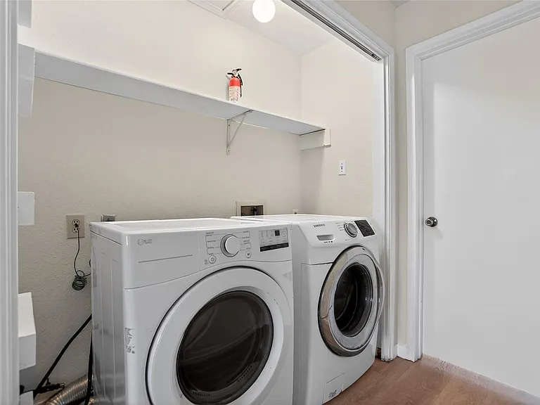 1211 Berrystone Trl — Photo 9
