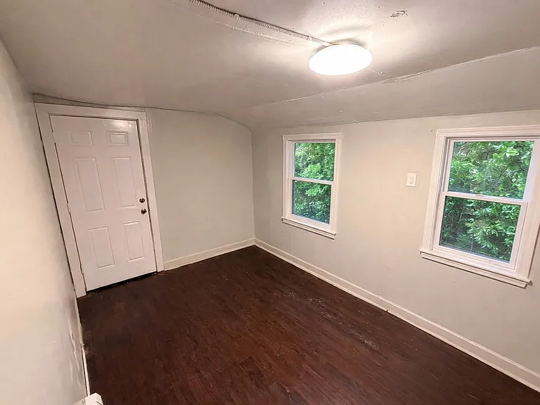 1 Olive St #1 — Photo 10