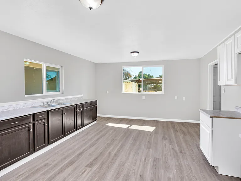25752 Ellis St — Photo 19