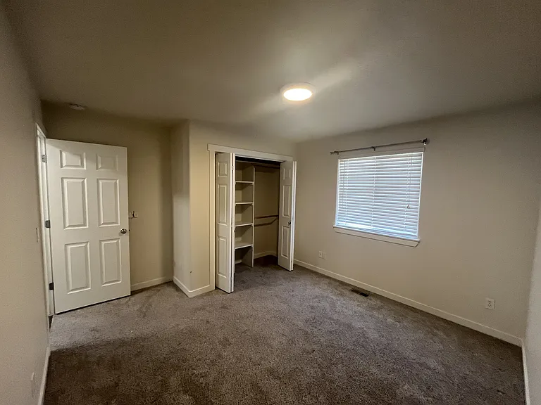 1820 W Camelot Dr — Photo 10