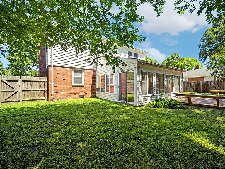 724 Yorkshire Dr — Photo 51