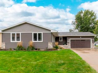 706 Wildwood Rd, Waterloo, IA 50702