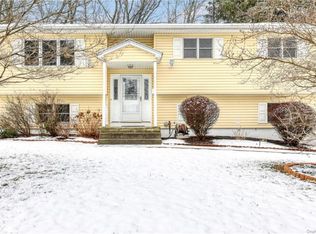 19 Rinne Rd, Nanuet, NY 10954