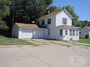 102 Linn St, Cherokee, IA 51012