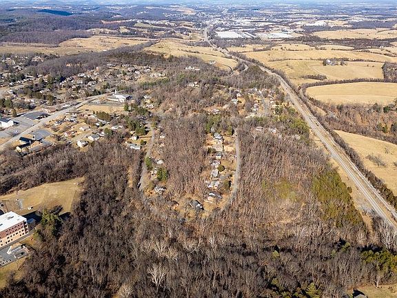 4th image of 850 Commerce Rd