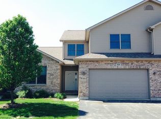 1425 Ridge Dr, Sycamore, IL 60178