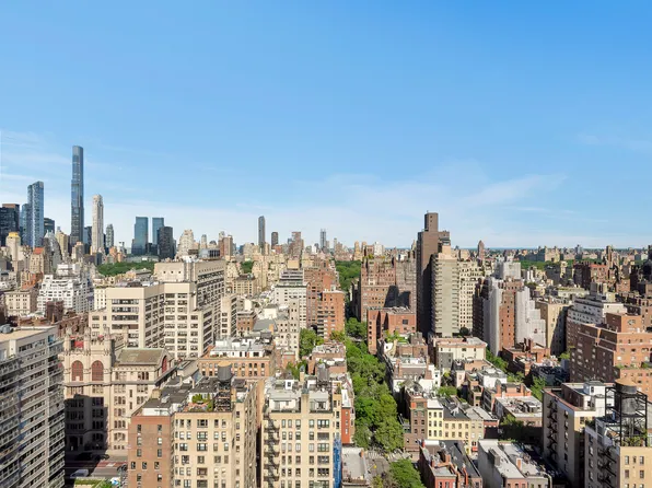 188 East 70th Street 27B image 2 of 14