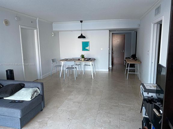 5th image of 31 SE 5th St APT 2308