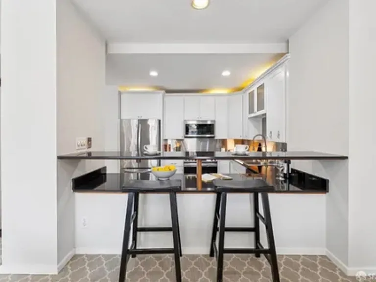 2918 Van Ness Ave #1 — Photo 8
