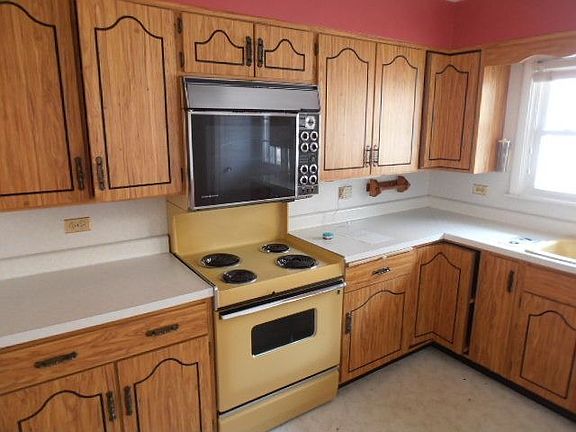 5th image of 5017 Brummel St