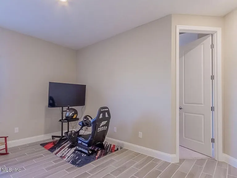 134 Sadler Ct — Photo 24