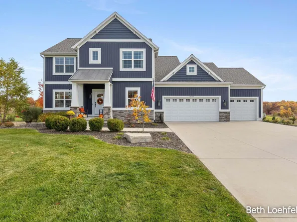 8970 Sterling Hills Dr NE, Rockford, MI 49341