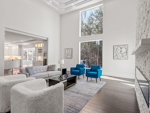 3rd image of 51 Plympton Rd
