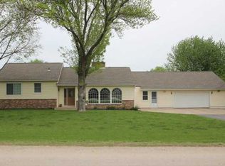 4290 Ridge Rd, Cedar Rapids, IA 52411
