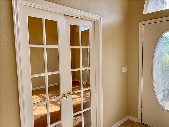 3rd image of 2118 Tall Oak Dr