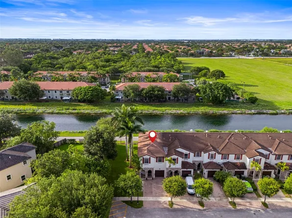 3701 NE 4th St, Homestead, FL 33033