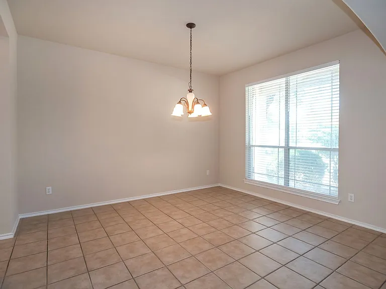 1612 Melissa Oaks Ln — Photo 5