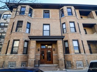 555 W Briar Pl APT 302, Chicago, IL 60657