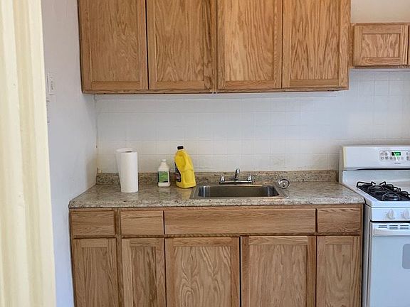4th image of 2414 41st St APT 6