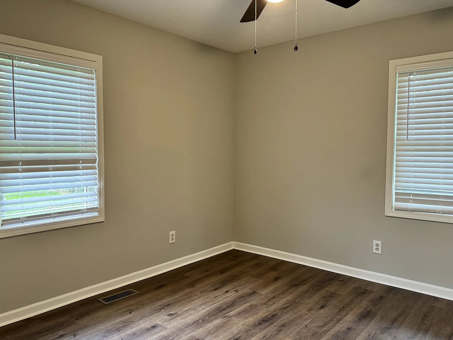 2 bed, 672 sqft, $1,300 — Photo 1
