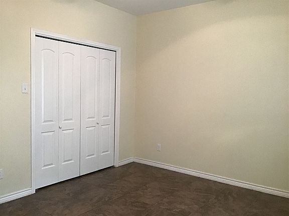 4th image of 1204 E Lyon St #104