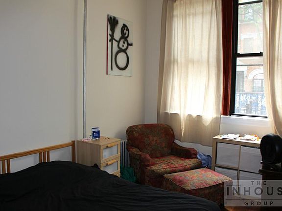 4th image of 177 Irving Ave APT 1R