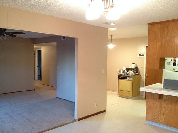 3rd image of 1185 Lancelot Ln