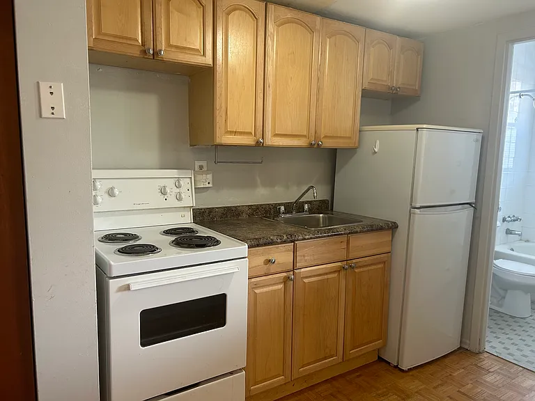 2095 Prospect St — Photo 8