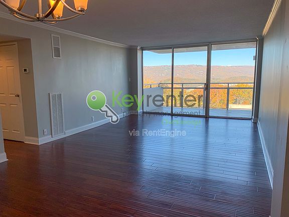 2nd image of 1131 Stringers Ridge Rd APT 6A