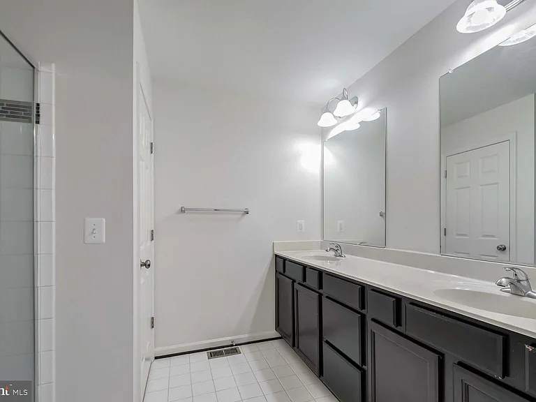 117 Gristmill Ct — Photo 16