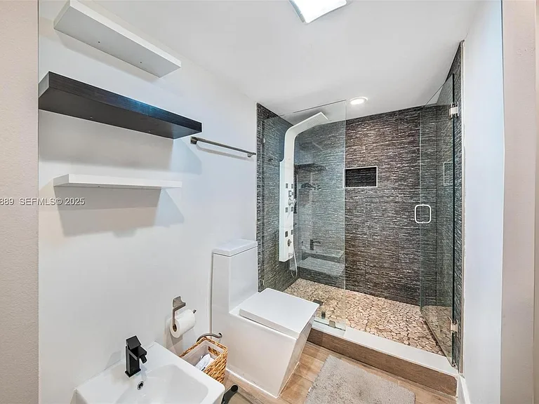 1541 Brickell Ave — Photo 11