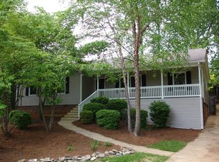 1228 King George Dr, Greensboro, NC 27410