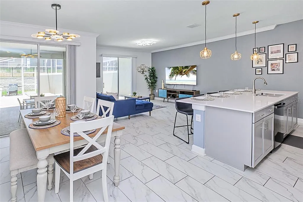 4 bed, 3.0 bath, 1914 sqft, $3,100 — Photo 2