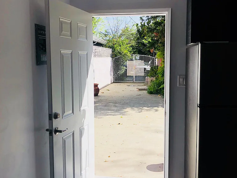 14605 La Maida St — Photo 13