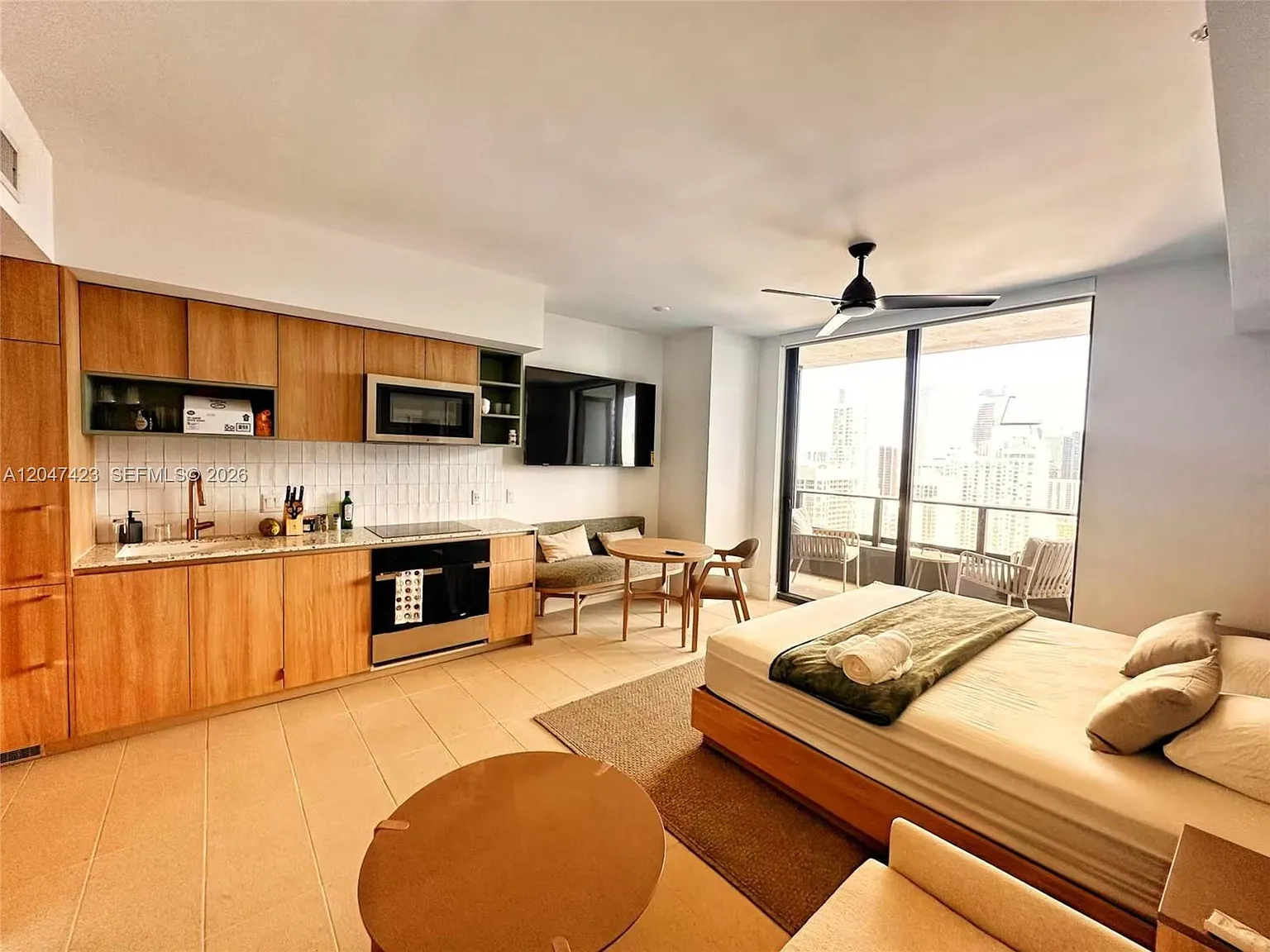 Studio, 1.0 bath, 367 sqft, $3,500 — Photo 2