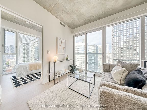 4th image of 65 Mutual St #2204