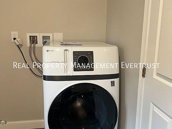 5th image of 111 Scott Dyer Rd #B