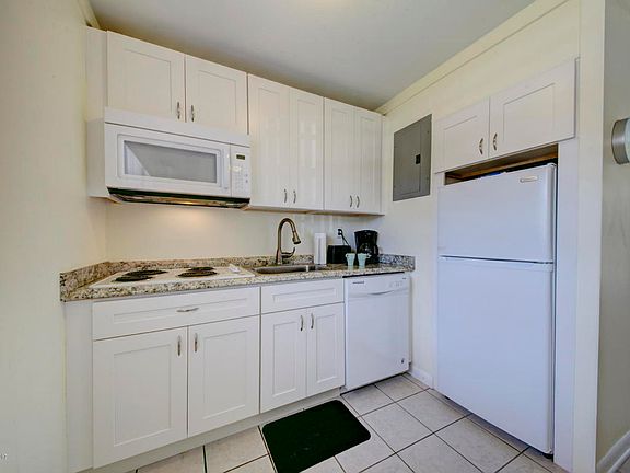 4th image of 300 S Orlando Ave